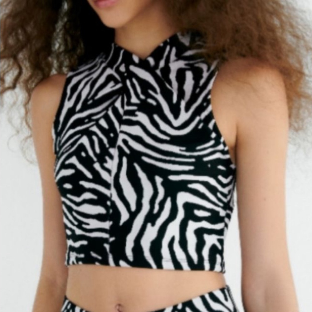 Zara Black and White Sleeveless Crop Tank Top